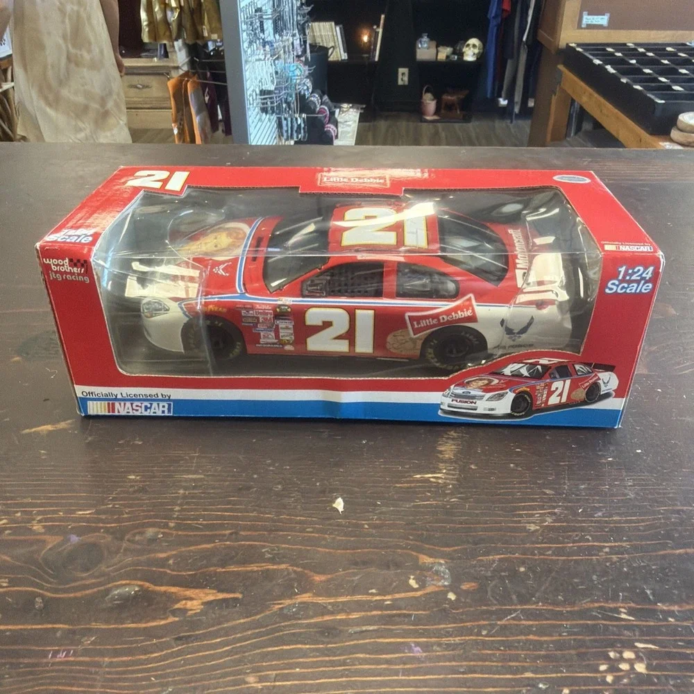 Ken Schrader #21 Little Debbie Wood Brothers JTG Racing Nascar 1:24 Scale